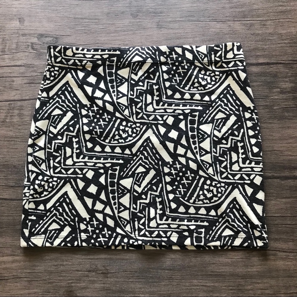 GEOMETRIC BODYCON SKIRT